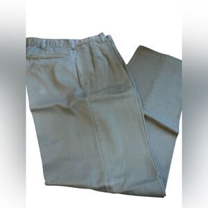 Dickers by Levi’s size 33 x 32 pleated chino pants with cuffs great condition